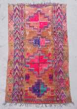 Load image into Gallery viewer, Vintage Moroccan berber wool rug "Funky Jam" from Boujad. Marockansk matta berber i ull "Funky Jam" från Boujad. Marokkansk berber tæppe i uld "Funky Jam" fra Boujad. Marokkansk berber teppe i ull "Funky Jam" fra Boujad. Marokon berberimatto "Funky Jam" villasta Boujadista.