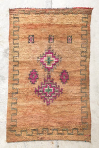 Vintage Moroccan berber wool rug "True Faith" from Boujad. Marockansk matta berber i ull "True Faith" från Boujad. Marokkansk berber tæppe i uld "True faith" fra Boujad. Marokkansk berber teppe i ull "True Faith" fra Boujad. Marokon berberimatto Boujadista "True Faith".