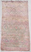 Load image into Gallery viewer, Vintage Moroccan berber wool rug "Garden of Eden" from Beni Mguild. Marockansk matta berber i ull "Garden of Eden" från Beni Mguild. Marokkansk berber tæppe i uld "Garden of Eden" fra Beni Mguild. Marokkansk berber teppe i ull "Garden of Eden" fra Beni Mguild. Marokon berberimatto "Garden of Eden" villasta Beni Mguild.