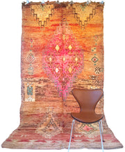 Load image into Gallery viewer, Moroccan vintage berber rug from Beni Mguild sold by Eco from the past - Mountain Soil